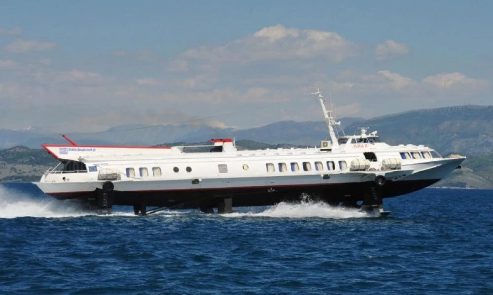 Μηχανική βλάβη σε flying dolphin με κατεύθυνση τον Πόρο-Ταλαιπωρία για τους 75 επιβάτες